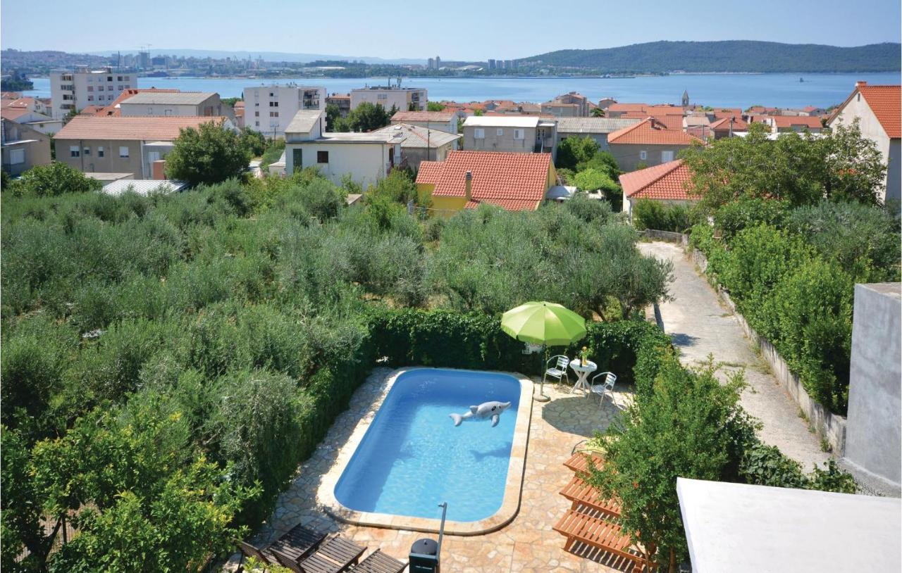 1 Bedroom Nice Apartment In Kastel Sucurac Kaštela المظهر الخارجي الصورة