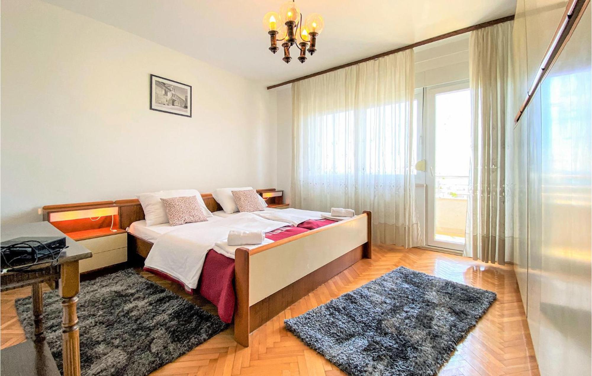 1 Bedroom Nice Apartment In Kastel Sucurac Kaštela المظهر الخارجي الصورة